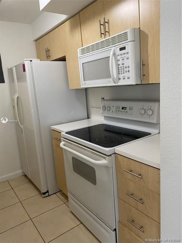 Building Photo - 1185 Marseille Dr