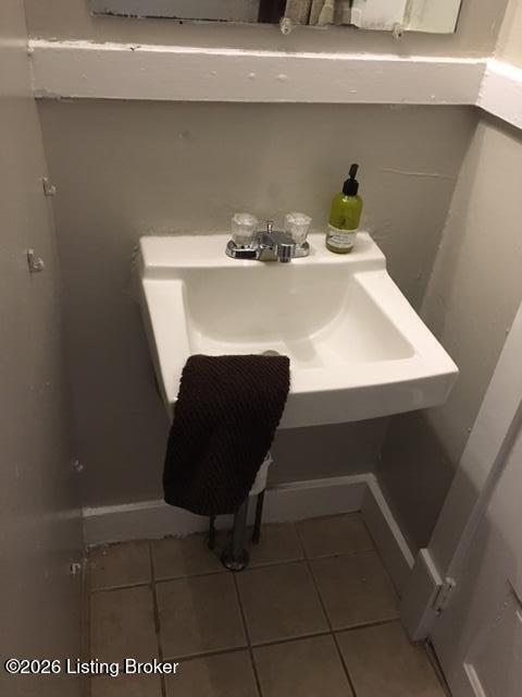 Foto del edificio - 3903 Kennison Ave