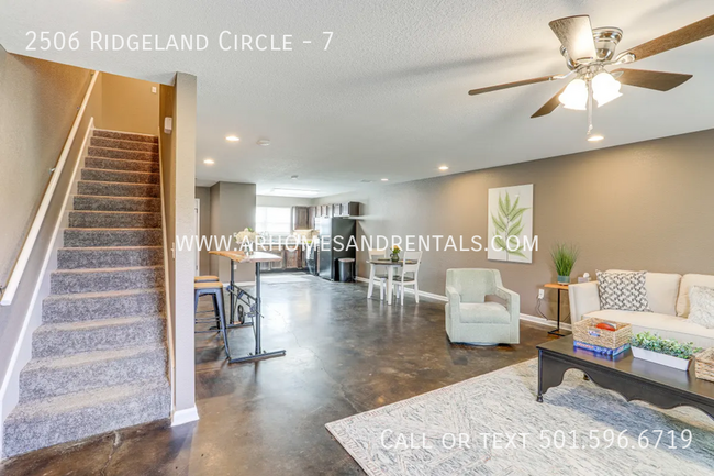 Building Photo - 2506 Ridgeland Cir