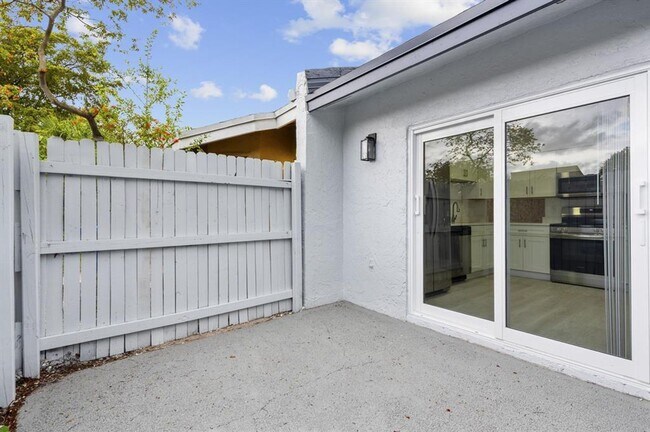 Building Photo - 6993 NW 29th Way