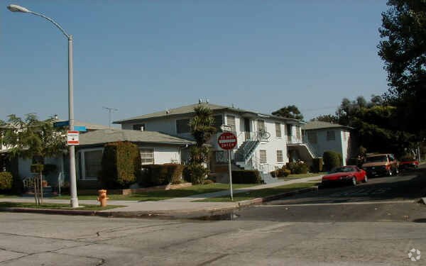 Building Photo - 802 Raymond Ave