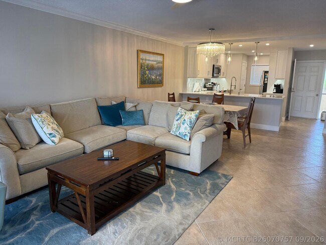 Foto del edificio - 1523 E Hillsboro Blvd