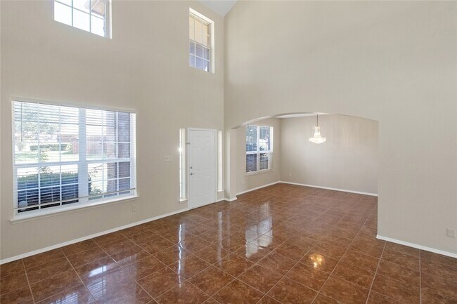 Building Photo - 2 Watergrove Ct