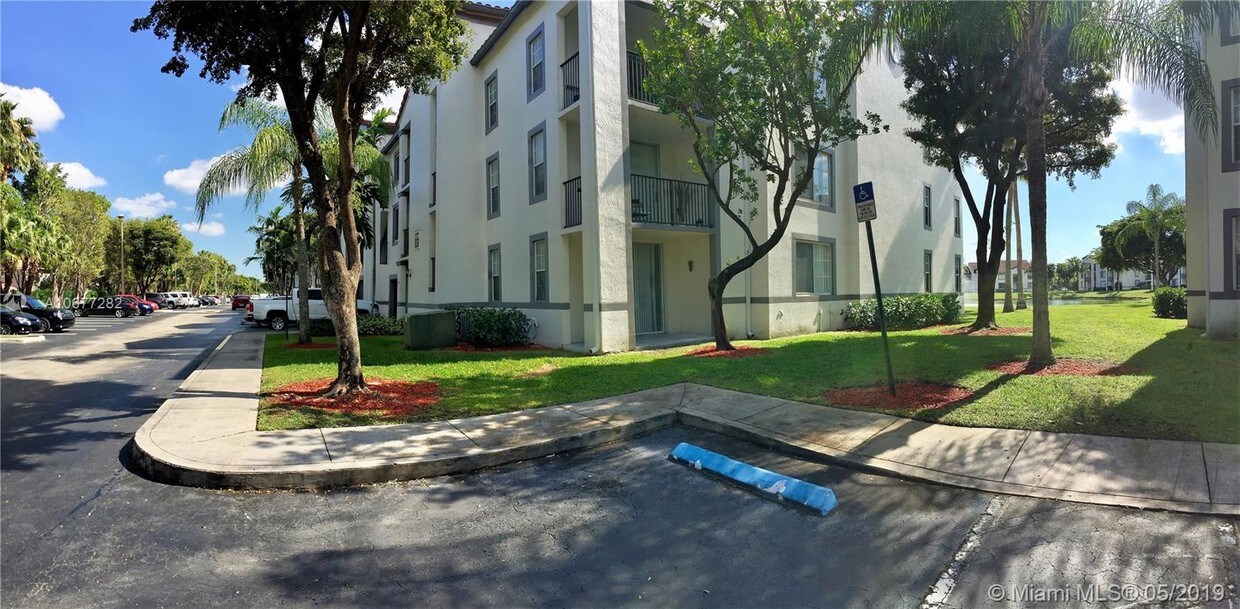 Primary Photo - 4460 NW 107th Ave