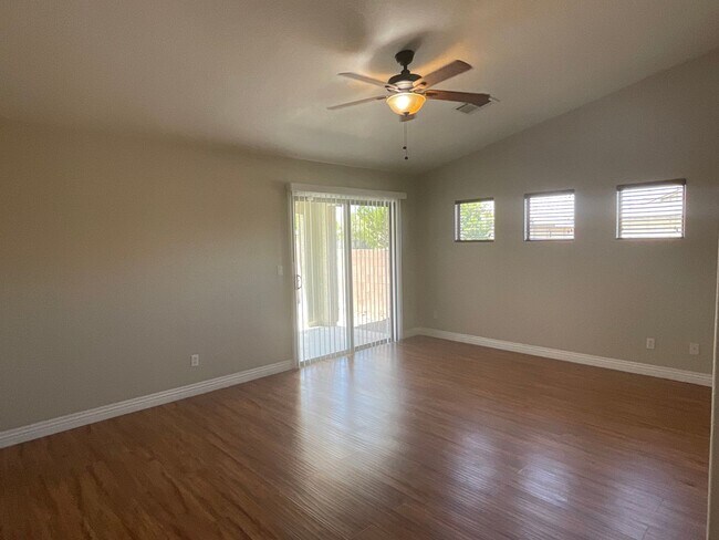 Building Photo - 1 story home, 4br, 2bath, 3cg, RV GATE
