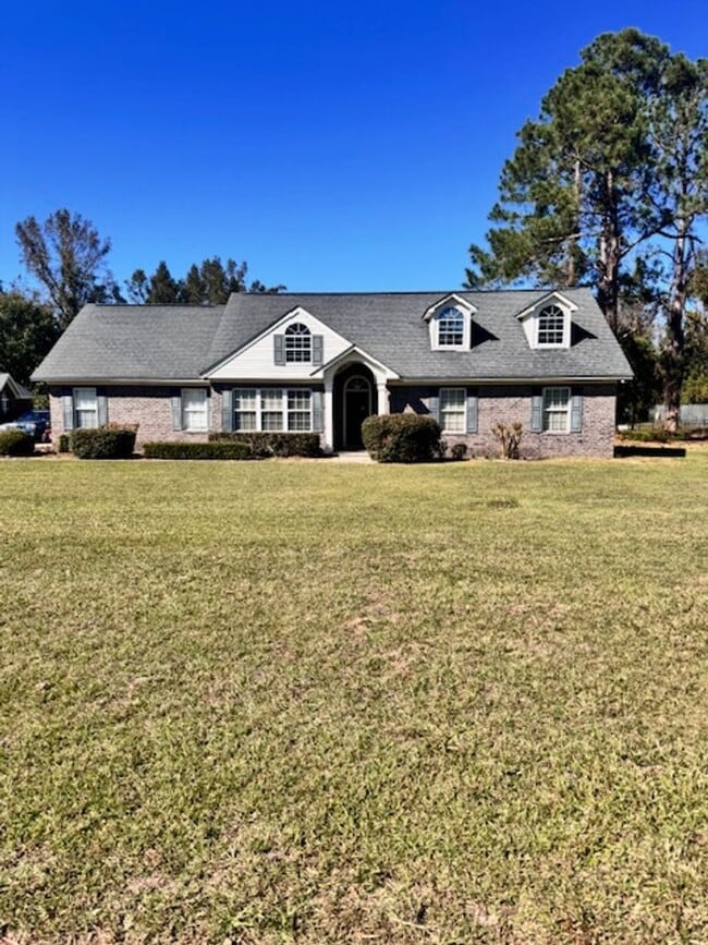 Building Photo - FOR RENT