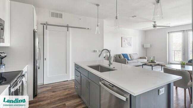 Foto del edificio - 5511 Caprock Smt Dr