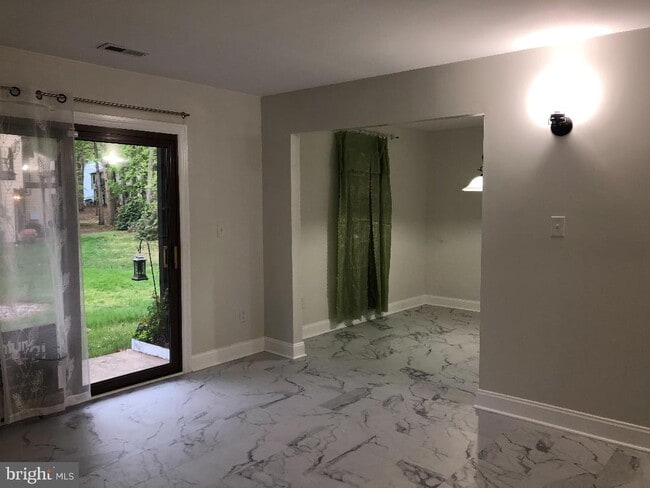 Building Photo - 5 William Paca Bldg