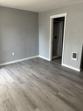 Building Photo - 1101 Century Dr NE