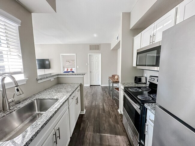 Foto del edificio - 6402 Clairfield St