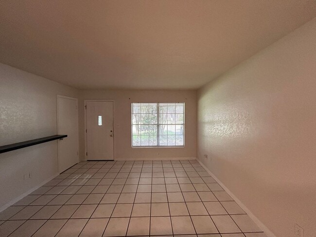 Building Photo - 4601 NW 29th Ter