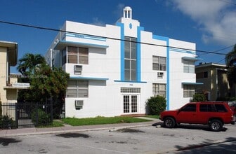 Building Photo - 1935 Calais Dr