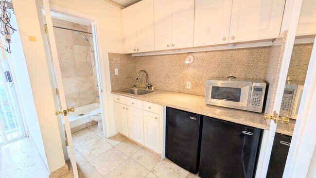 Foto del edificio - Furnished or Unfurnished Studio with Utilities included at Pacific Islander Waikiki
