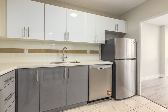 Interior Photo - 221 Balliol Street
