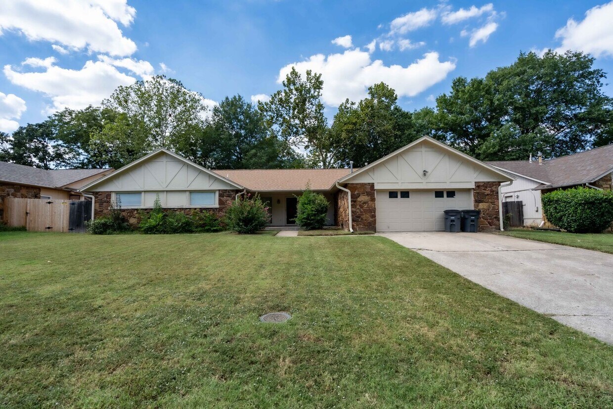 Primary Photo - Spacious Brick Ranch in Union School Distr...