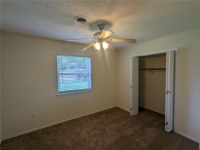 Foto del edificio - 3741 N Whippoorwill Ct