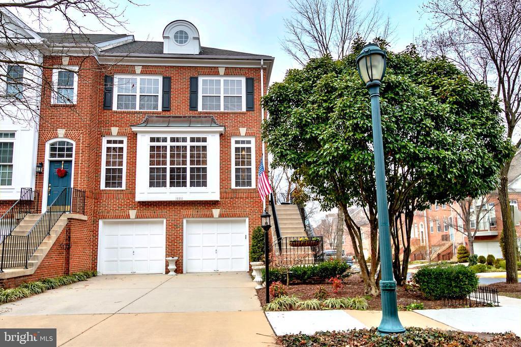 Foto principal - 1880 Crescent Park Dr