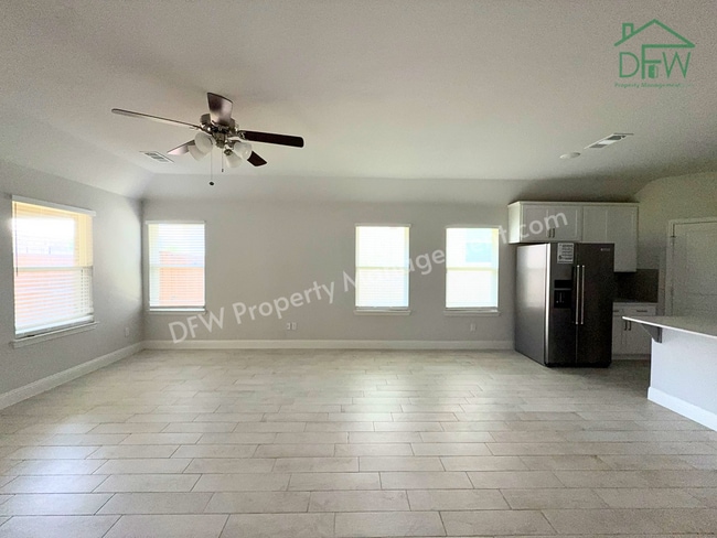 Foto del edificio - Spacious 3BR Home with Office Room & Large Backyard in Anna, TX — For Lease!