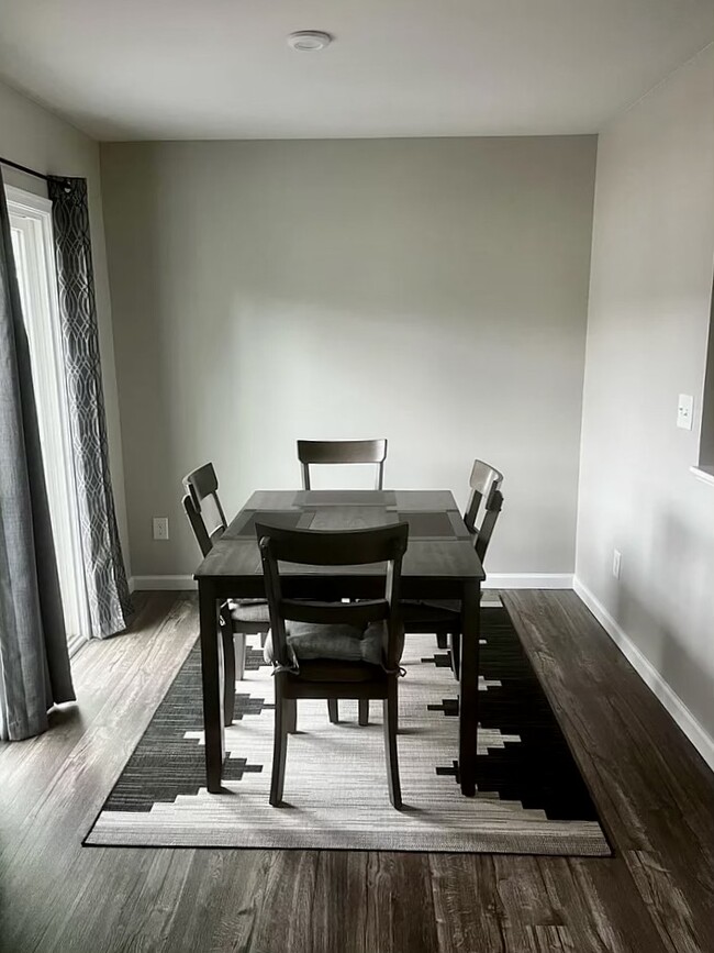 Foto del edificio - 5316 Austin Knoll Ct