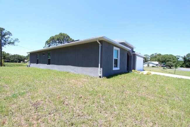 Foto del edificio - AWESOME 4 BD/2BA Home in Palm Bay!!