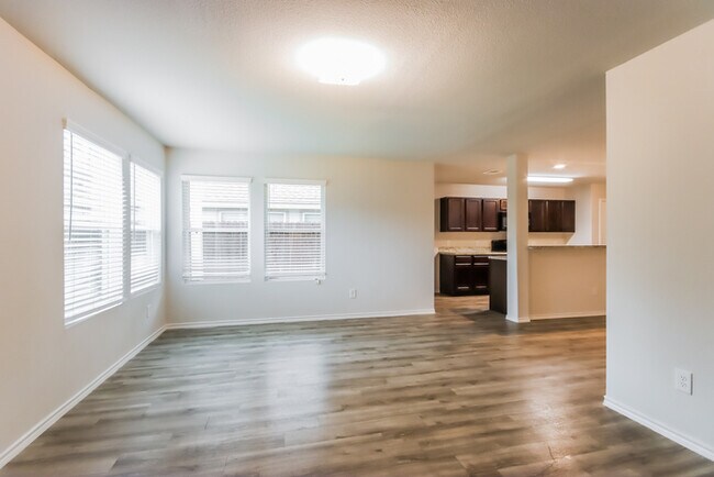 Building Photo - Somerset Trails - 9430 Dogwood Hill, San A...