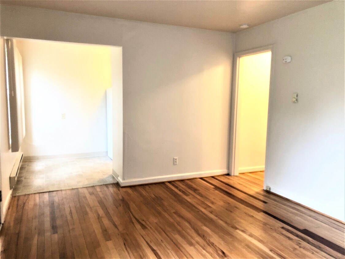 Primary Photo - 1653 N Killingsworth St