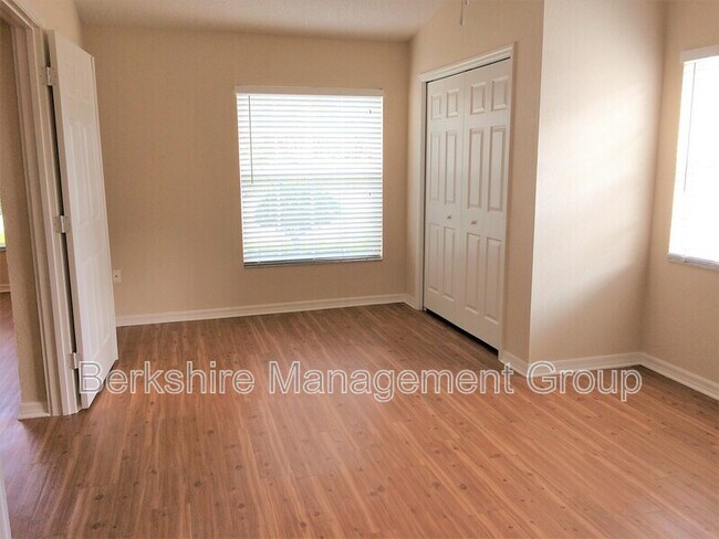 Foto del edificio - 1106 Brook Meadow Dr