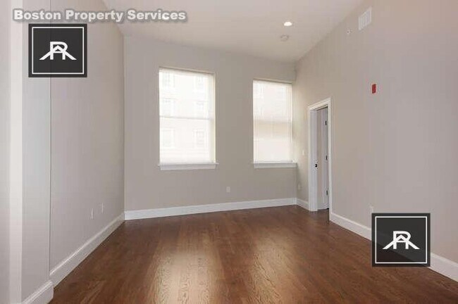 Building Photo - 3 bedroom in Boston MA 02215
