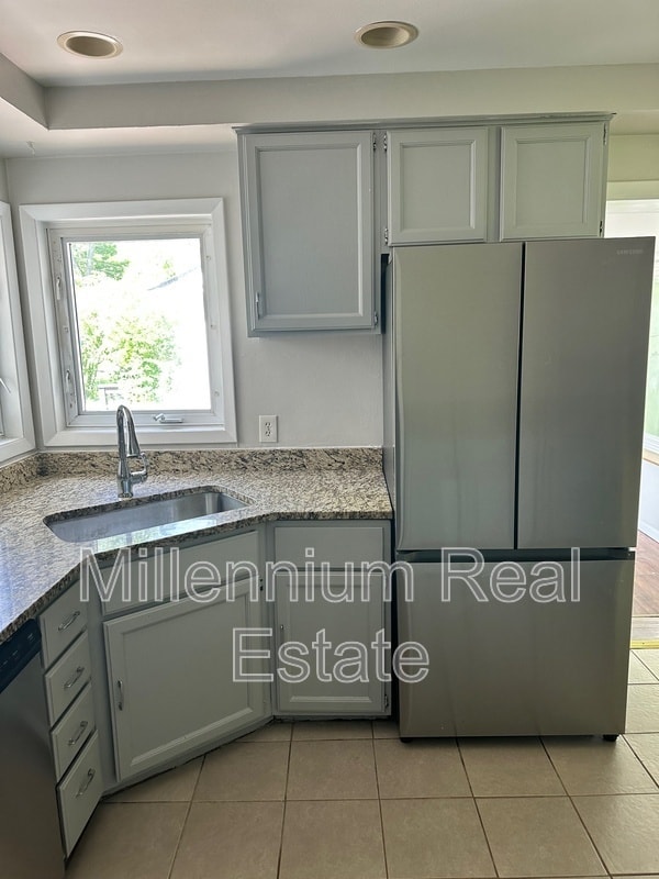 Building Photo - 24955 Westmoreland Dr
