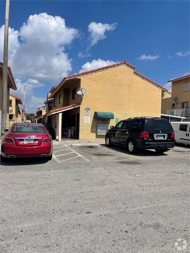 Building Photo - 2765 W 61st Pl