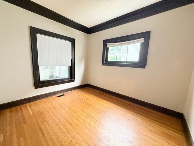 Foto del edificio - 522 E Chestnut St