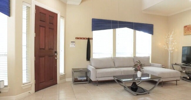 Foto del edificio - 2714 Windy Thicket Ln
