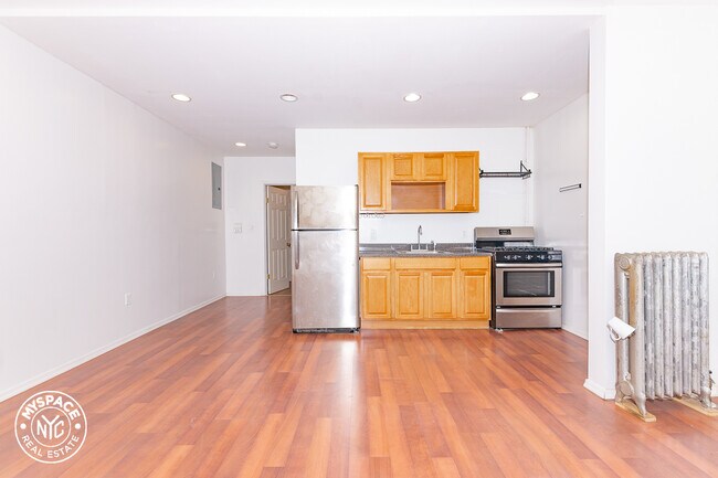 Foto del edificio - 560 Lincoln Pl