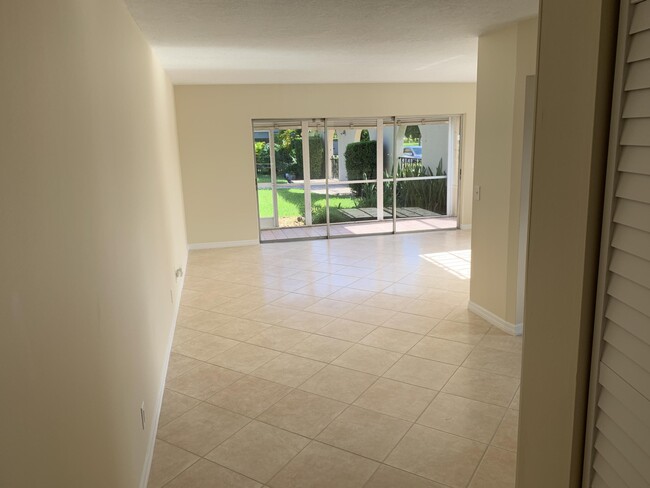 Building Photo - 342 Southwind Dr
