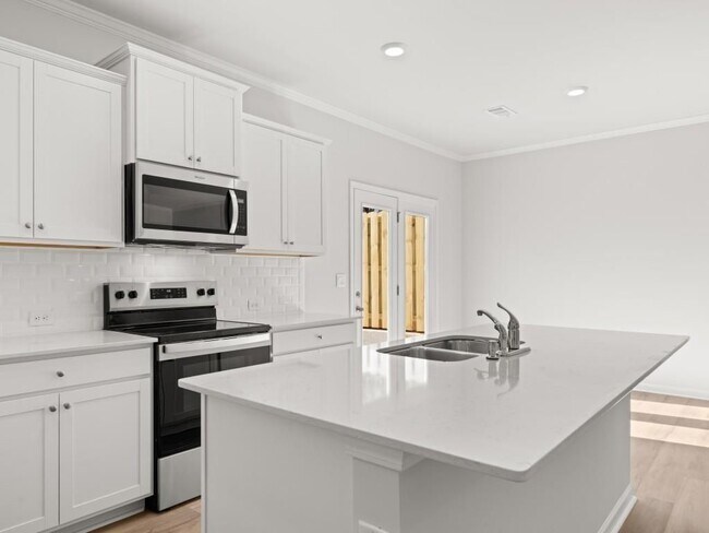 Building Photo - 102 Hughes Pl Dr