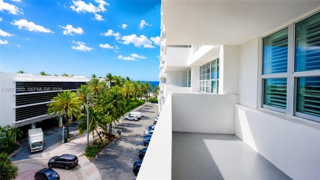Foto del edificio - 100 Lincoln Rd