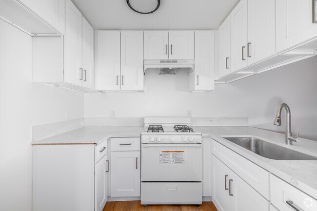2BR, 1BA - 711SF - Kitchen - 2763 San Marino