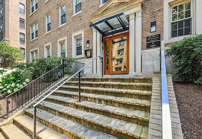 Foto del edificio - 1910 Kalorama Rd NW