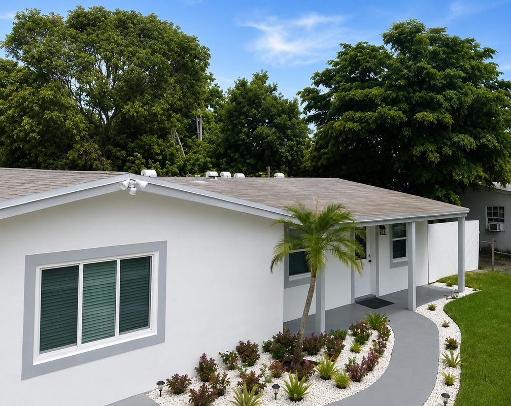 Foto del edificio - 1558 NW 5th Ave