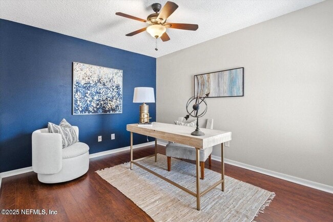 Foto del edificio - 429 Cabernet Pl