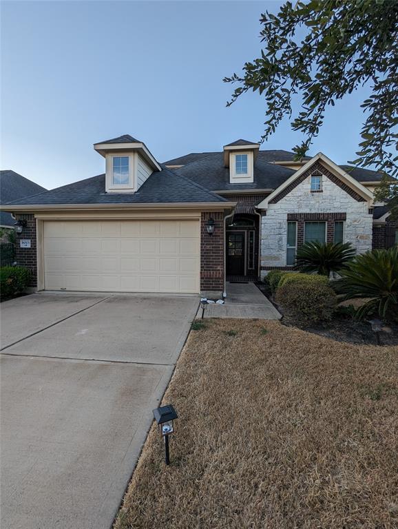 Building Photo - 8003 Lake Commons Dr