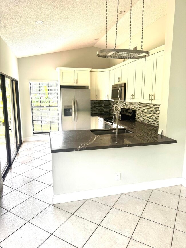 Foto del edificio - 1732 Shoreside Cir