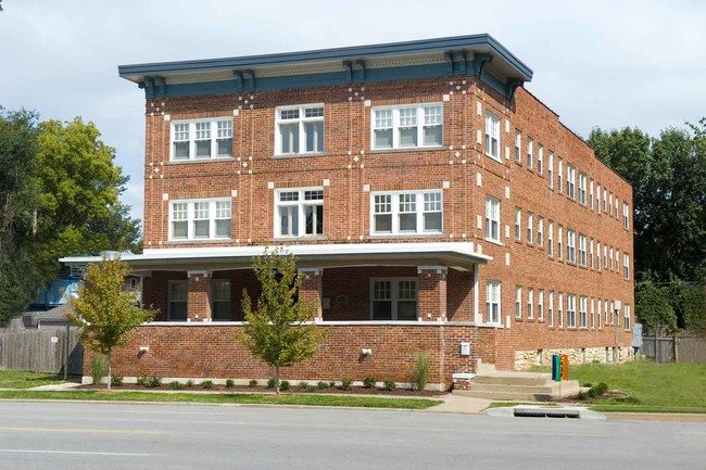 Building Exterior - Gillham House