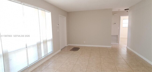 Foto del edificio - 1900 N 32nd Ct