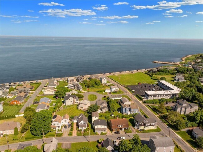 Building Photo - 6 Narragansett Ct