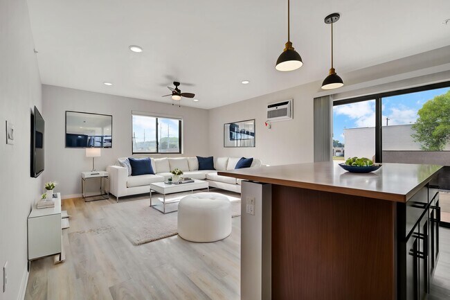 Foto del edificio - Hobart Drive Apartments