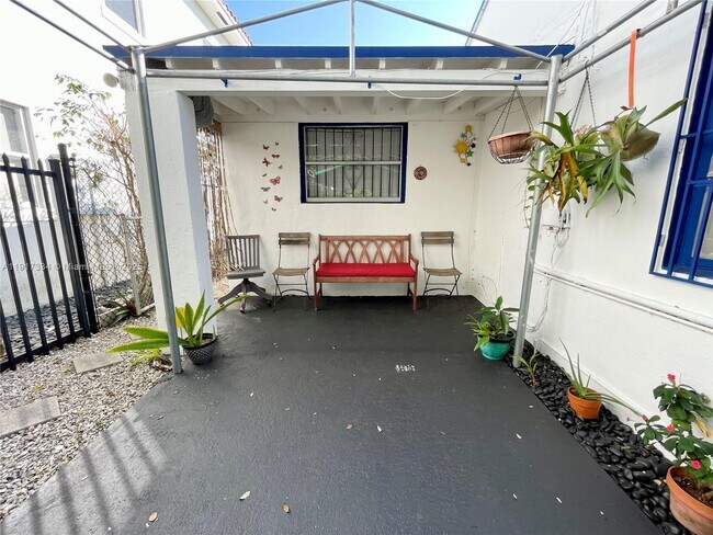 Foto del edificio - 3085 Elizabeth St