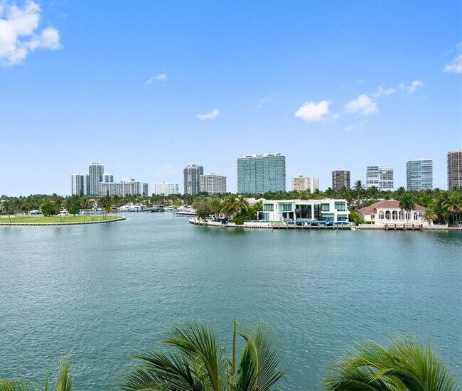 Foto del edificio - 10201 E Bay Harbor Dr