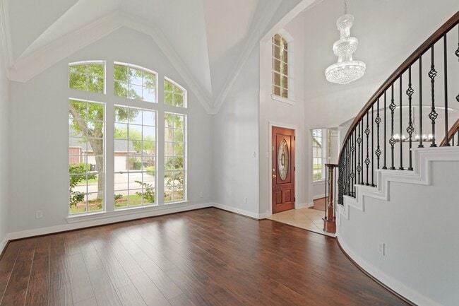 Building Photo - 1706 Lakeside Enclave Dr
