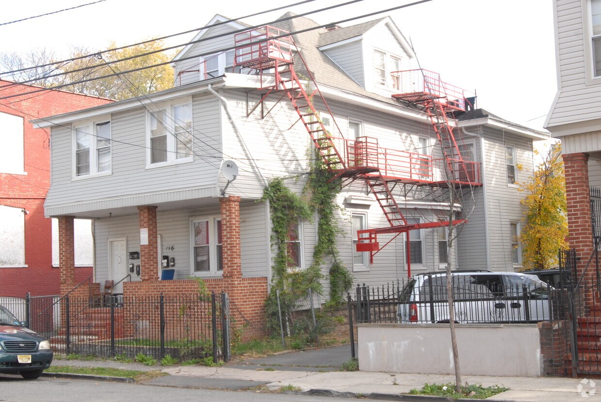 Primary Photo - 786-788 S 18th St